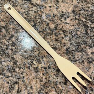 Vintage Tupperware Serving Fork Almond Retro Kitchen Utensil 1317-21